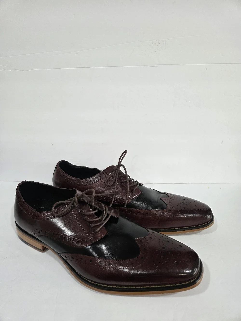 Stacy Adams Men's Two-Tone Burgundy and Black Wingtip Oxford Dress Shoes Sz.11,5
